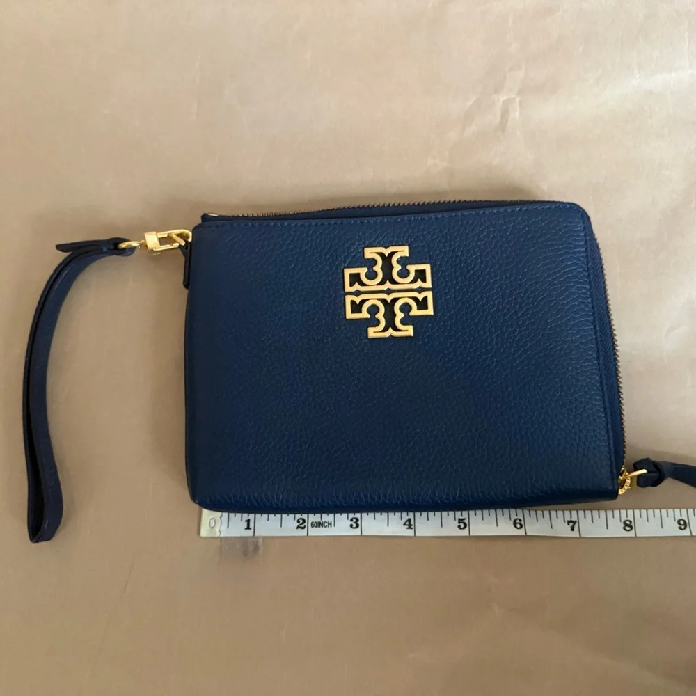 Tory Burch Britton Large Zip Pouch, Leather with gold hardware in Royal Navy - Picture 5 of 6